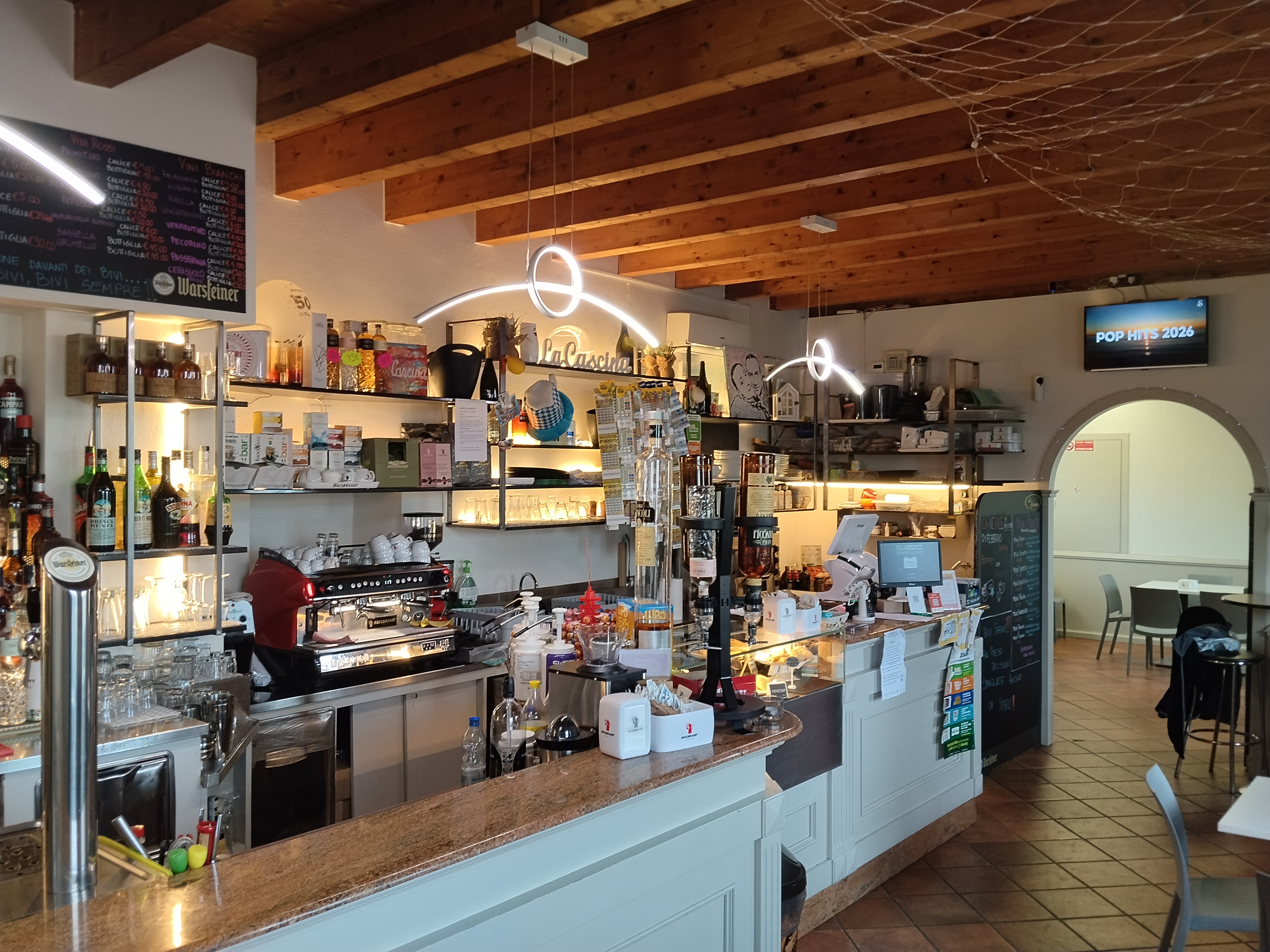 Interni del bar La Cascina Albiate